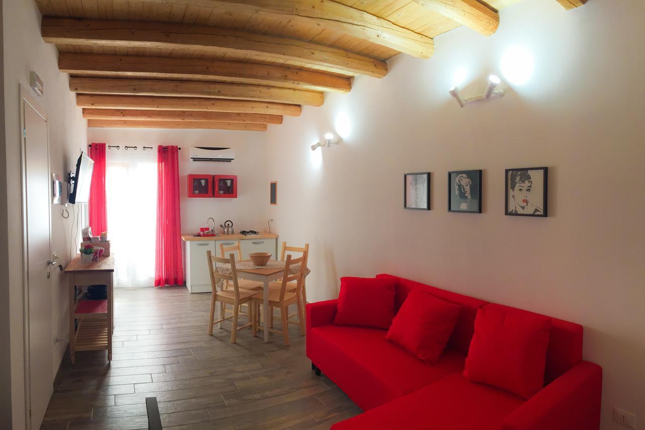 B&B Sicilia ปาแลร์โม ภายนอก รูปภาพ