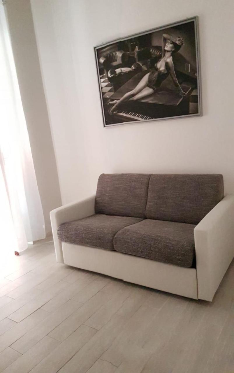 B&B Sicilia ปาแลร์โม ภายนอก รูปภาพ